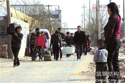 大興區一擴建廠房鋼架坍塌(圖)