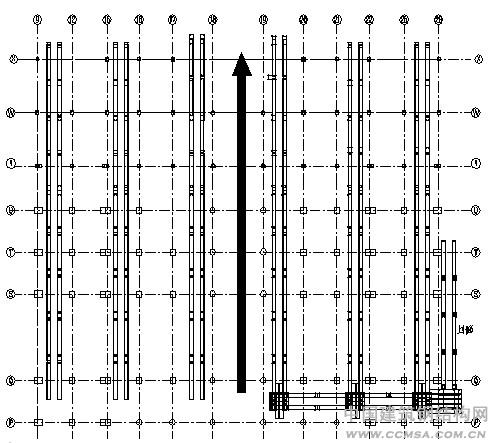鄭州東站站房鋼結構施工 棧橋及吊機行走布置圖 \